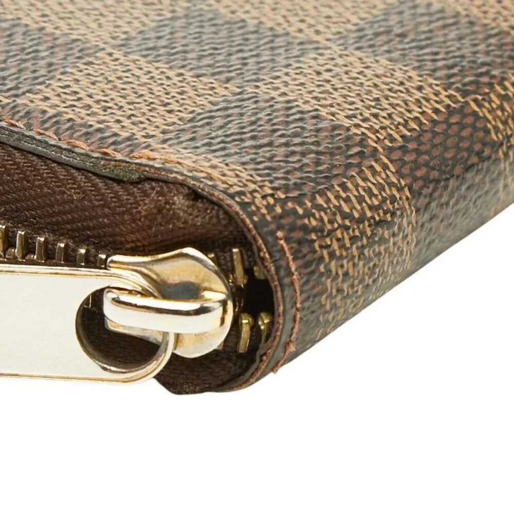 Louis Vuitton delivery duty